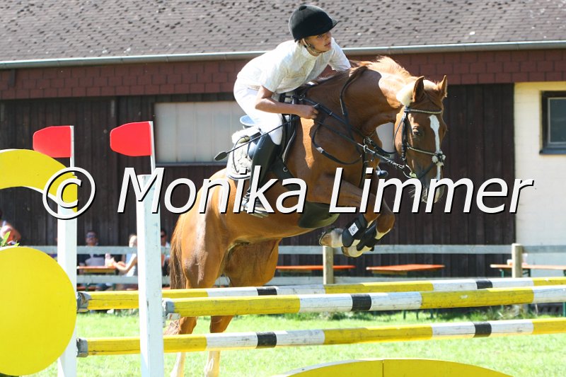 109M7394_Lucky Girl_Spring_L.JPG